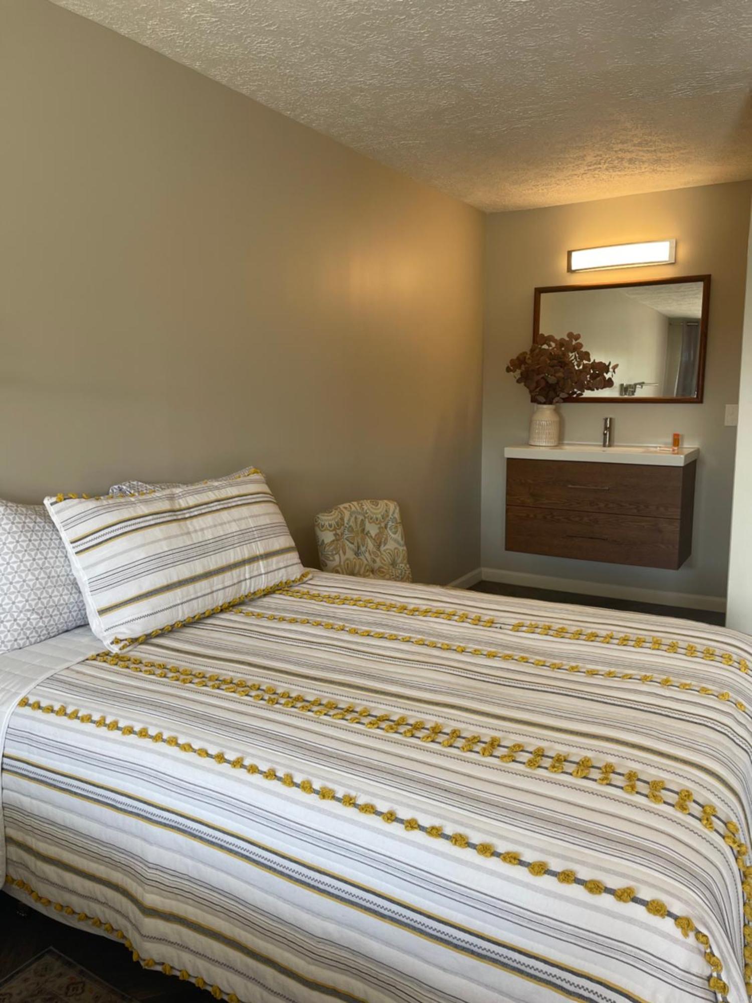 Hotel Lake Anna Glenora Extérieur photo