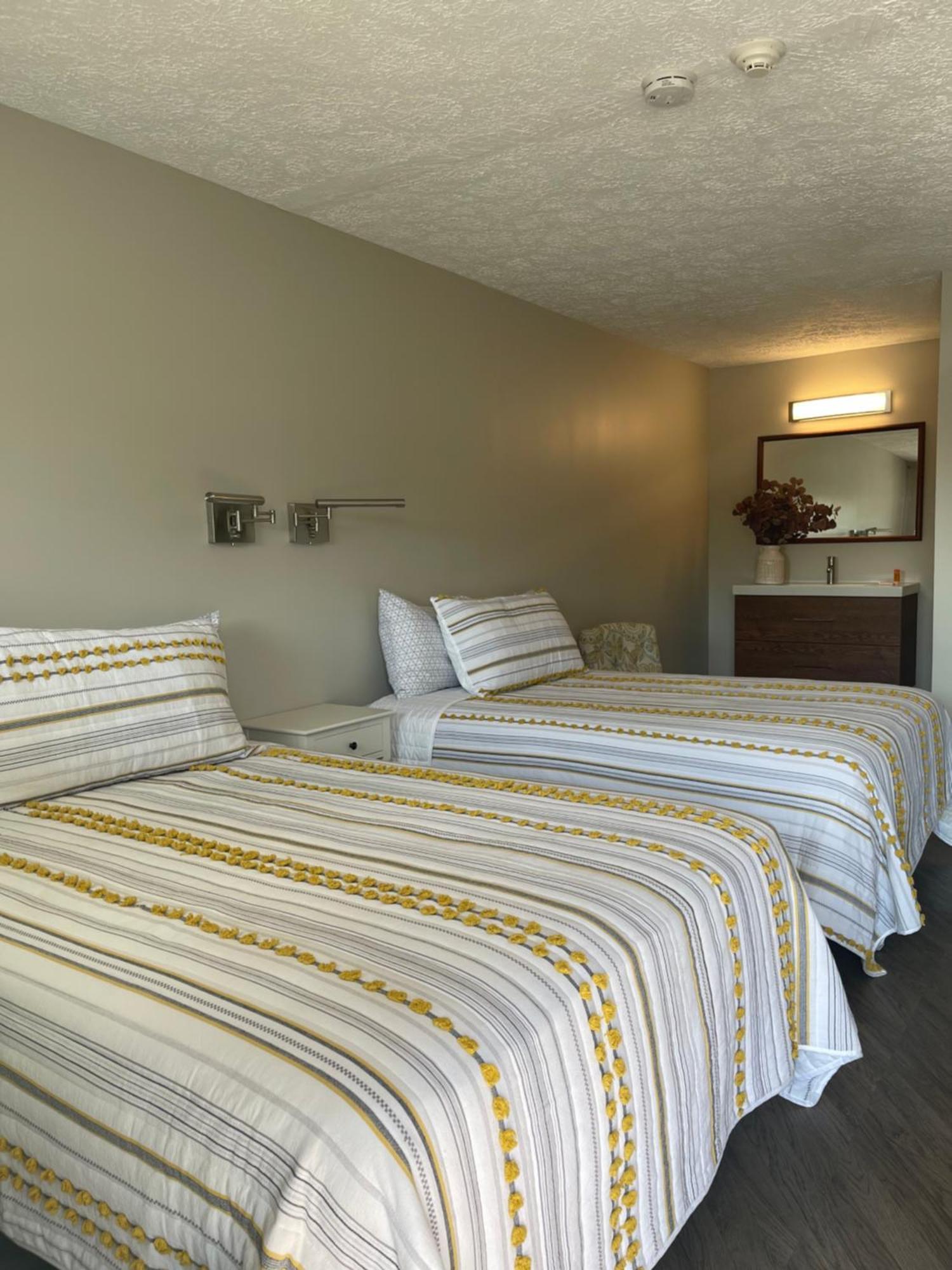 Hotel Lake Anna Glenora Extérieur photo