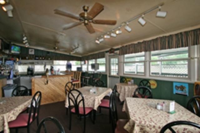 Hotel Lake Anna Glenora Extérieur photo